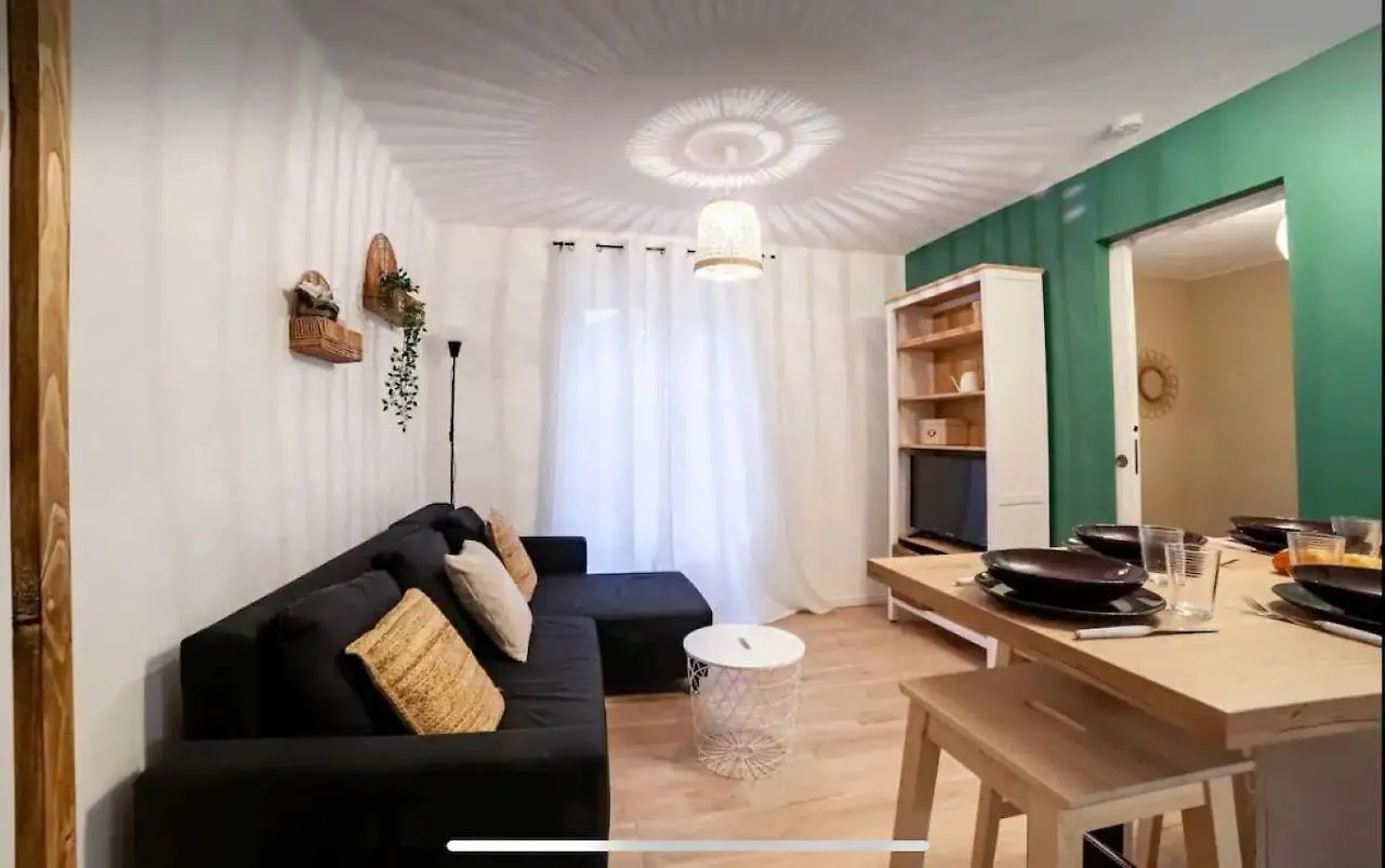 Monplaisir Grange Blanche, T2 Renove Apartment Lyon 0*,  France